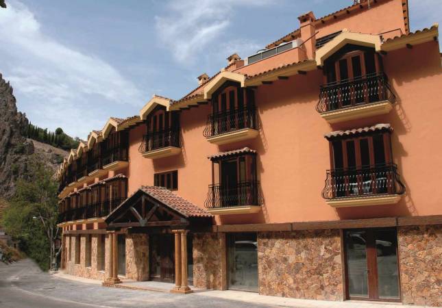 Las mejores habitaciones en Hotel & Spa Sierra de Cazorla. El entorno más romántico con nuestro Spa y Masaje en Jaen